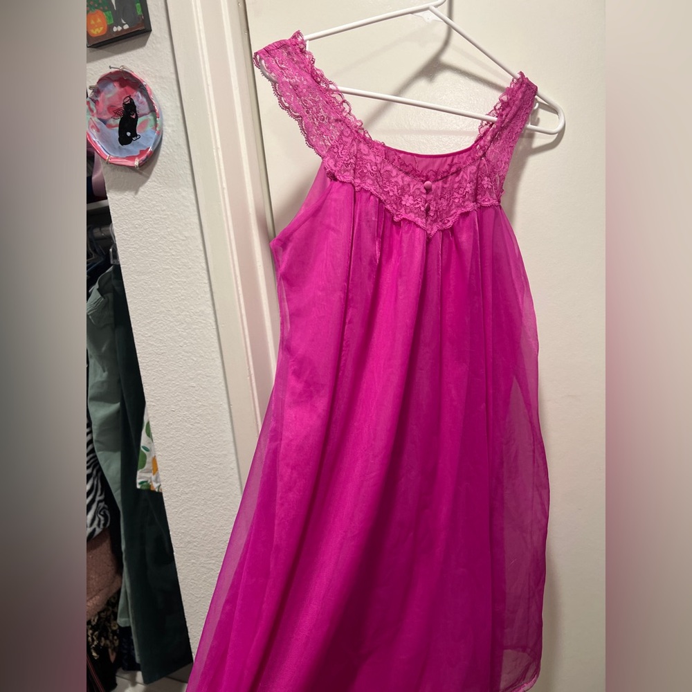 *READ DESCRIPTION!* Vintage Style Nightgown